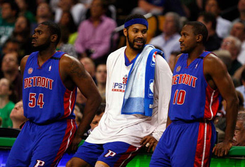 森林狼官方：爱德华兹因右脚酸痛将缺席今天对阵勇士的比赛（森林狼官宣：爱德华兹右脚酸痛，缺席今日对阵勇士一战）