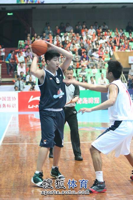 外线哑火！合肥狂风半场三分13投仅1中 命中率只有7.7%（三分失灵！合肥狂风半场13投仅中1 命中率仅7.7%）