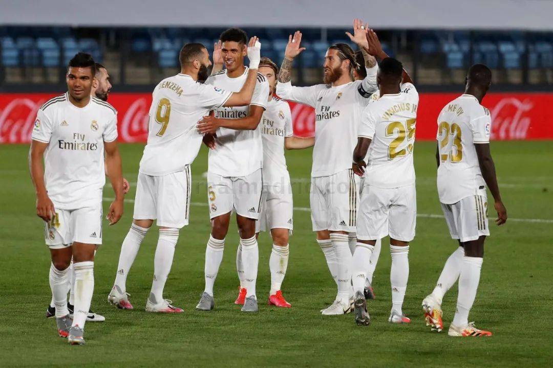 雷迪克：巴恩斯已蜕变成联盟顶级全能球员，而且仍在进步