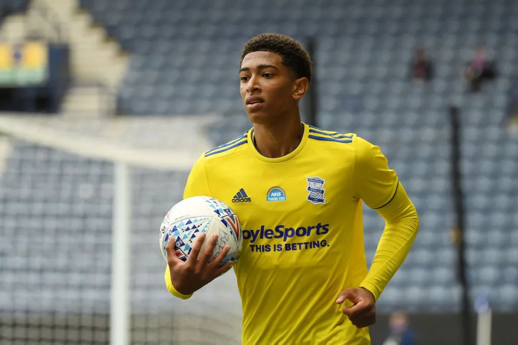 懂球帝12周年120大瞬间1／8决赛：重磅来袭，谁将通往八强？（懂球帝12周年120大瞬间16强淘汰赛：重磅开战，谁能晋级八强？）