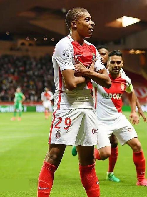 17／18赛季以来英超参与进球数榜：萨拉赫第一，孙凯分居二三（自17／18赛季起英超进球参与榜：萨拉赫领跑，孙兴慜、凯恩分列二三位）