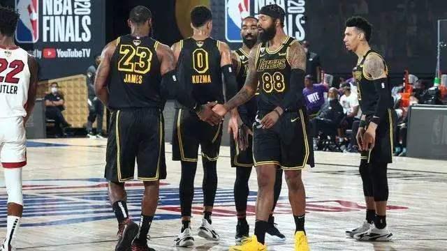 退役后务农，哈姆西克：和妻子养了29只鸡，鸡蛋多得吃不完（挂靴回乡务农，哈姆西克与妻子养29只鸡：鸡蛋多到吃不完）