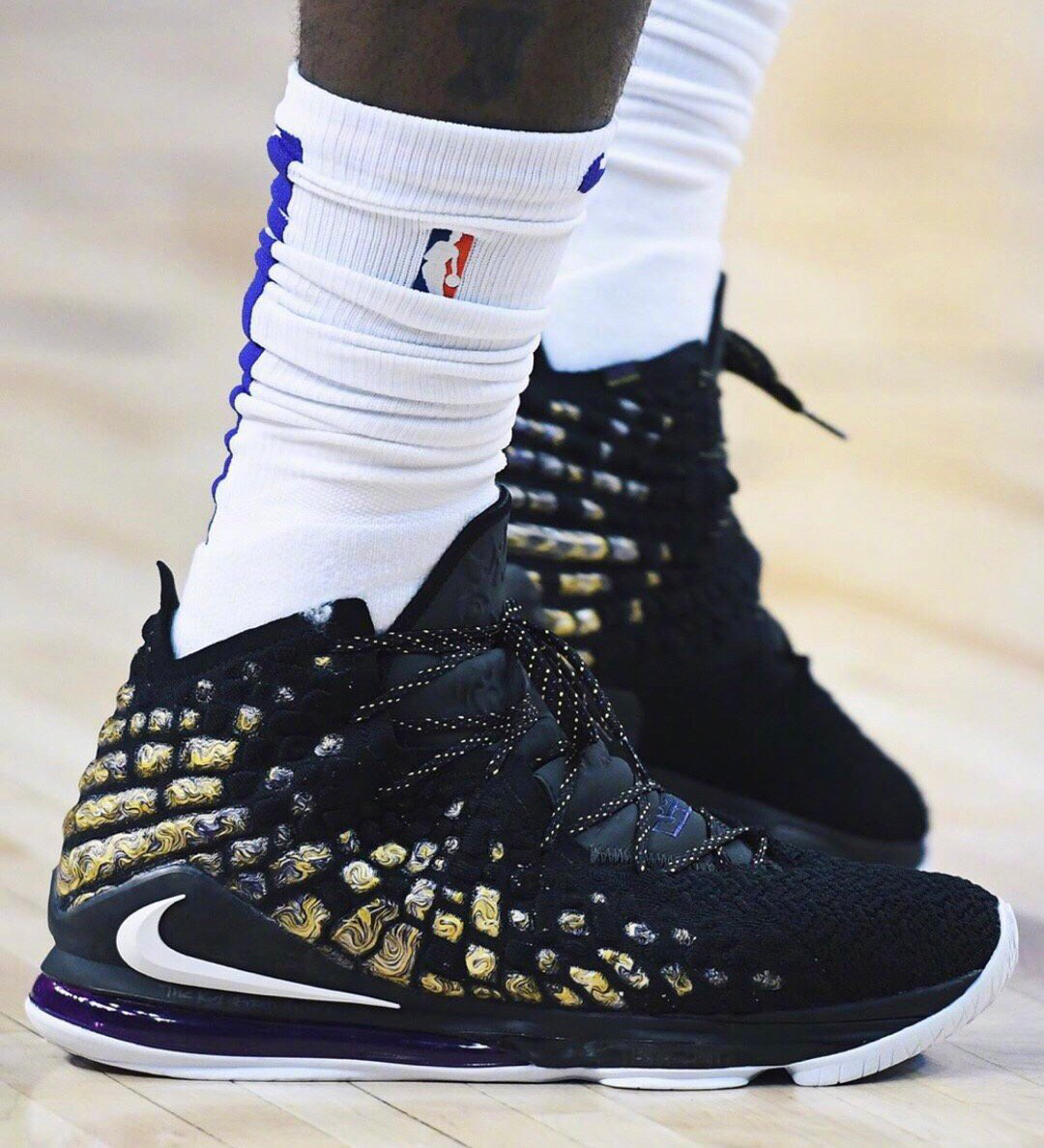 孙继海：邵佳一是现阶段适合担任国足主帅的人（孙继海：当下执教国足最合适的人选是邵佳一）