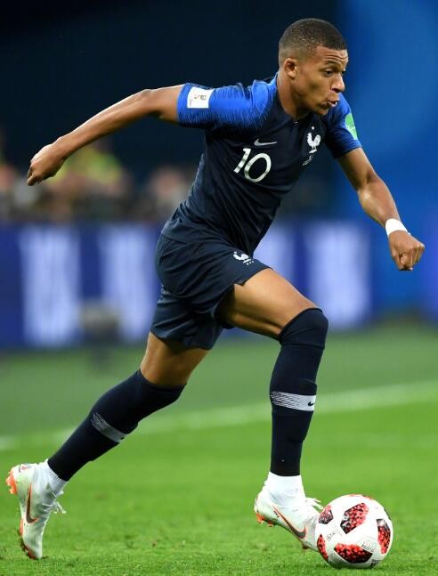 NBA最佳阵容公布：詹姆斯入选,（NBA最佳阵容揭晓：詹姆斯上榜）