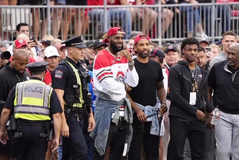 正负值第一却默默无闻（正负值榜首，却鲜为人知）