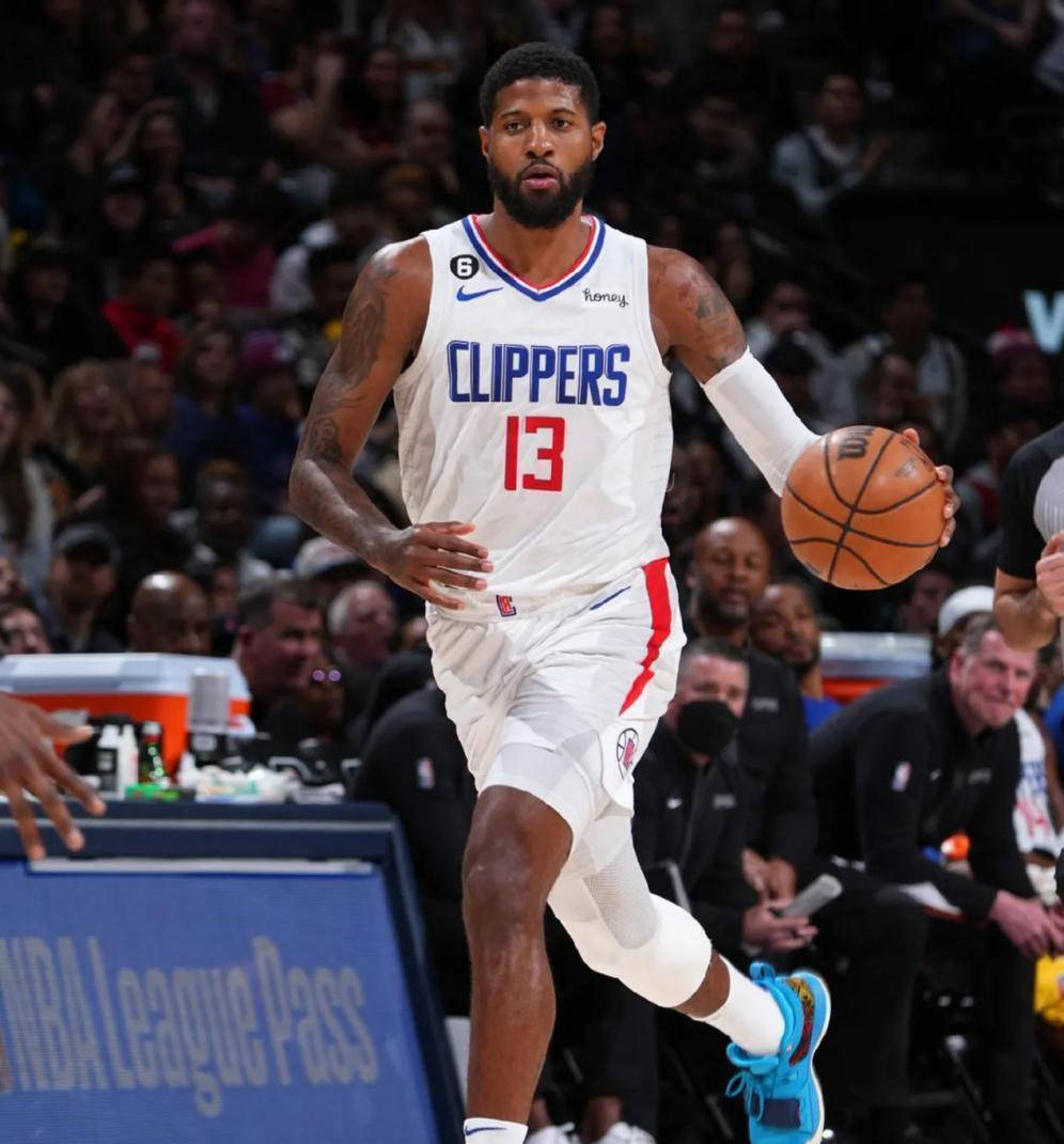 国脚关键头球助球队赢下比赛（国脚头球建功助球队取胜）