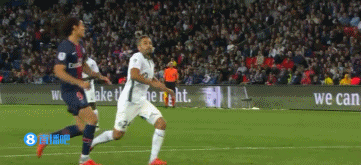 埃基蒂克成为西塞后首位为利物浦单场联赛打入2球的法国球员