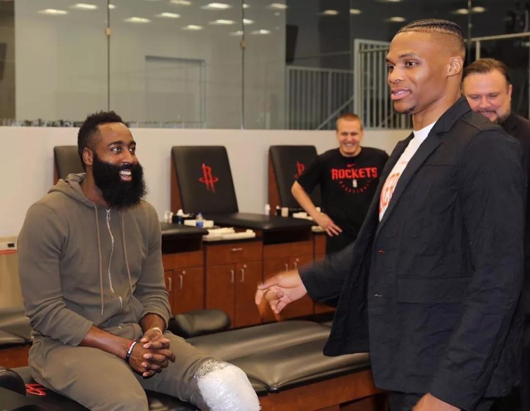 美记：活塞有意得到浓眉，可提供艾维&哈里斯&选秀权筹码（美媒：活塞盯上安东尼·戴维斯，愿以艾维+哈里斯+选秀权为筹码）